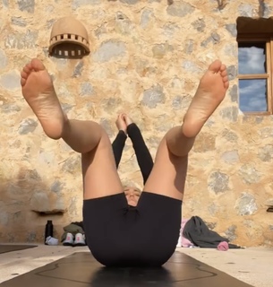 Aimee Fuller feet photo 1