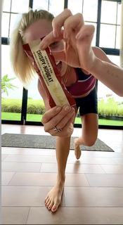 Aimee Fuller feet photo 14