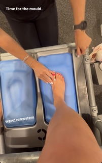 Aimee Fuller feet photo 9