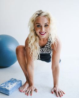 Aimee Fuller feet photo 4
