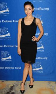 Aimee Garcia feet photo thumbnail