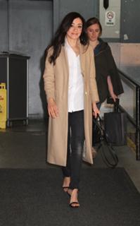 Aimee Garcia feet photo thumbnail