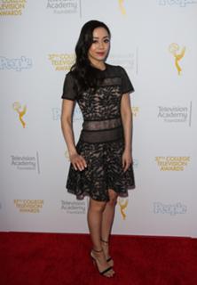 Aimee Garcia feet photo thumbnail