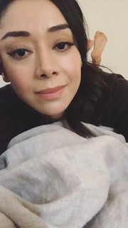 Aimee Garcia feet photo thumbnail