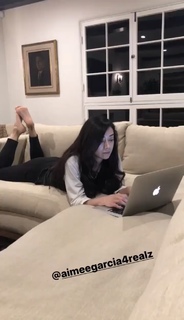 Aimee Garcia feet photo thumbnail