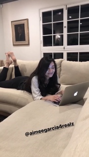 Aimee Garcia feet photo thumbnail