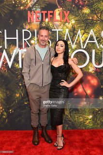 Aimee Garcia feet photo thumbnail