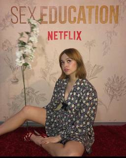 Aimee Lou Wood feet photo thumbnail