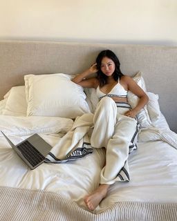 Aimee Song feet photo 9