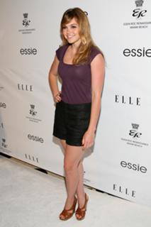 Aimee Teegarden feet photo thumbnail