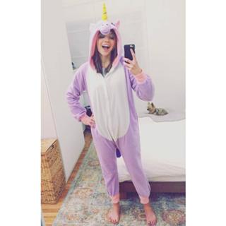 Aimee Teegarden feet photo thumbnail