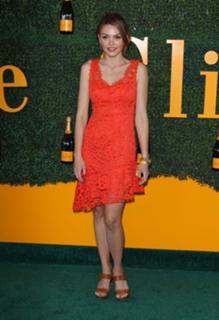 Aimee Teegarden feet photo thumbnail