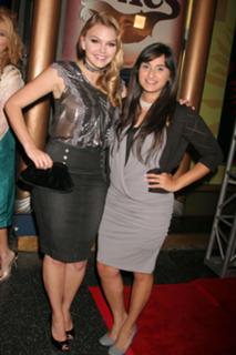 Aimee Teegarden feet photo thumbnail