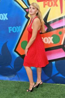 Aimee Teegarden feet photo thumbnail