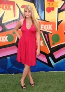 Aimee Teegarden feet photo thumbnail