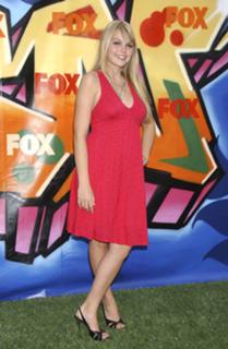 Aimee Teegarden feet photo thumbnail