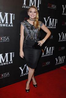 Aimee Teegarden feet photo thumbnail