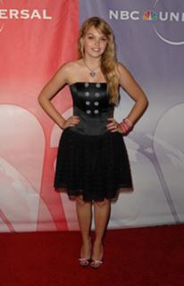 Aimee Teegarden feet photo thumbnail