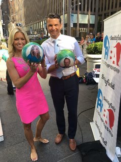 Ainsley Earhardt feet photo thumbnail