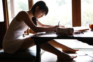 Airi Suzuki feet photo thumbnail