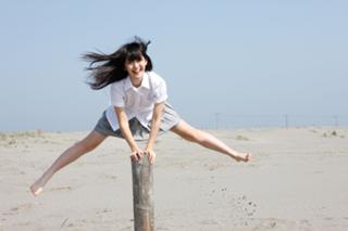 Airi Suzuki feet photo thumbnail