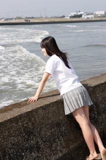 Airi Suzuki feet photo thumbnail