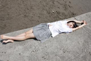 Airi Suzuki feet photo thumbnail