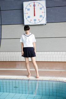 Airi Suzuki feet photo thumbnail