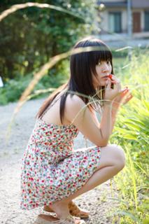 Airi Suzuki feet photo thumbnail