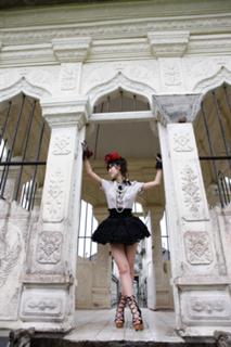 Airi Suzuki feet photo thumbnail
