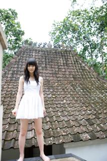 Airi Suzuki feet photo thumbnail