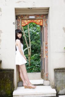 Airi Suzuki feet photo thumbnail