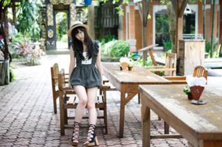 Airi Suzuki feet photo thumbnail