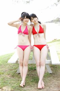Airi Suzuki feet photo thumbnail