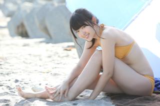 Airi Suzuki feet photo thumbnail