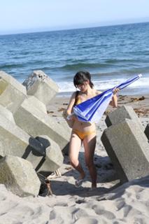 Airi Suzuki feet photo thumbnail