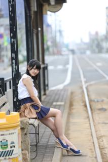 Airi Suzuki feet photo thumbnail