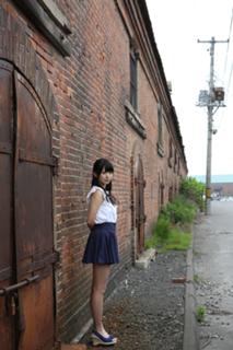 Airi Suzuki feet photo thumbnail