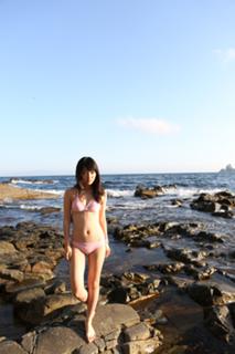 Airi Suzuki feet photo thumbnail
