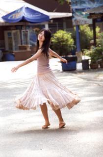 Airi Suzuki feet photo thumbnail