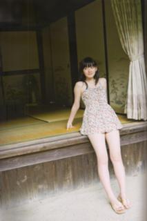 Airi Suzuki feet photo thumbnail
