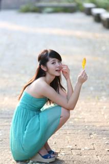 Airi Suzuki feet photo thumbnail
