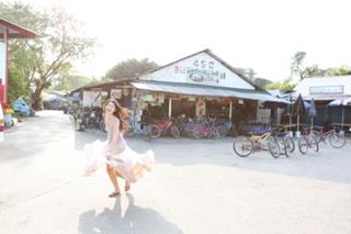 Airi Suzuki feet photo thumbnail