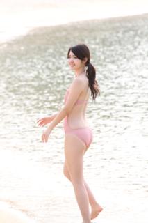 Airi Suzuki feet photo thumbnail
