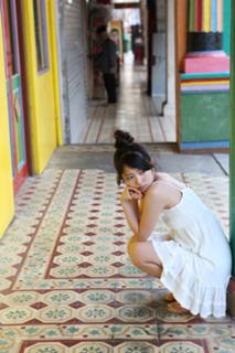 Airi Suzuki feet photo thumbnail