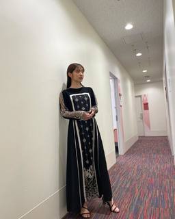 Airi Suzuki feet photo thumbnail