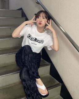 Airi Suzuki feet photo thumbnail