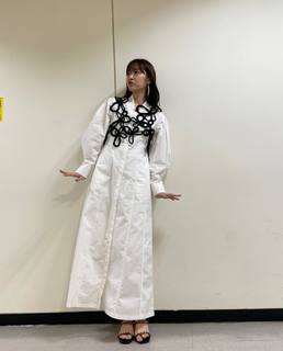 Airi Suzuki feet photo thumbnail