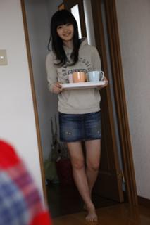 Airi Suzuki feet photo thumbnail