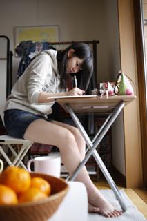 Airi Suzuki feet photo thumbnail